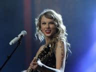 Taylor Swift: "Speak Now (Taylor’s Version)" será lançado antes da turnê, afirma site | POPline
