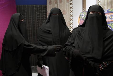 Niqab Debate, Comprised Entirely of Men, a Huge Success — Maniac Muslim