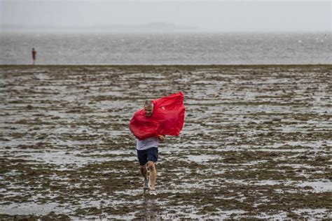 NOAA: Tampa Bay dropped 5 feet in storm reverse surge - Biloxi MS Local ...