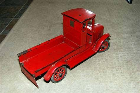 Buddy L toy truck | Collectors Weekly