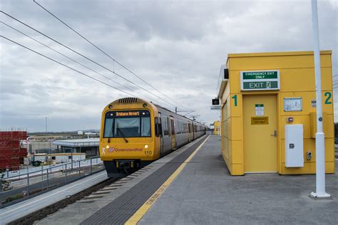 Airport train | Train for Brisbane Airport pulls into the st… | Flickr