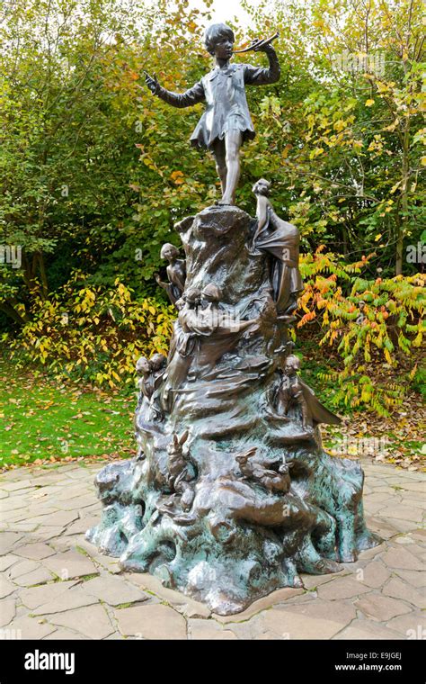 Statue of Peter Pan in Kensington Gardens, London Stock Photo - Alamy