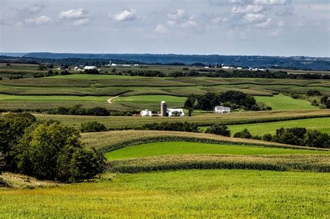 4 Breathtaking Scenic Drives in Iowa - The News Wheel