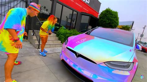 unicorn-tesla-wrap-2 - TESLARATI