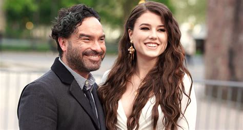 Johnny Galecki Reveals His Baby's Gender (It's A Boy) | BabyGaga