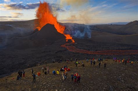 Iceland's Fagradalsfjall volcanic eruption a 'wonder of nature' | Daily Sabah