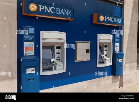 PNC Bank ATM Stock Photo - Alamy