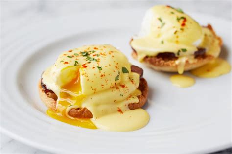 Eggs Benedict - Recipes from BritiShop, Thailand