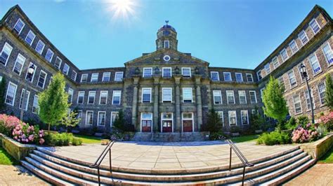 Dal Faculty, Staff, And Students Call For Mandatory Vaccines On Campus - Huddle