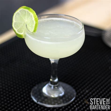 How to make a Gimlet - Cocktail Recipe