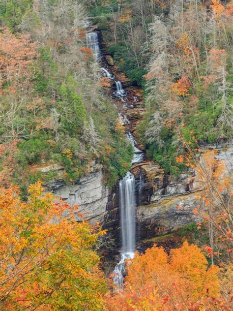 20 BEAUTIFUL Waterfalls in South Carolina to Check Out