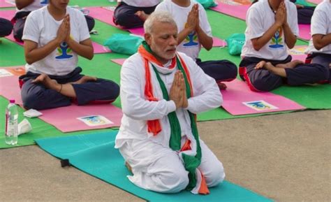 Learn Yoga from Narendra Modi: See Indian PM demonstrating different ...