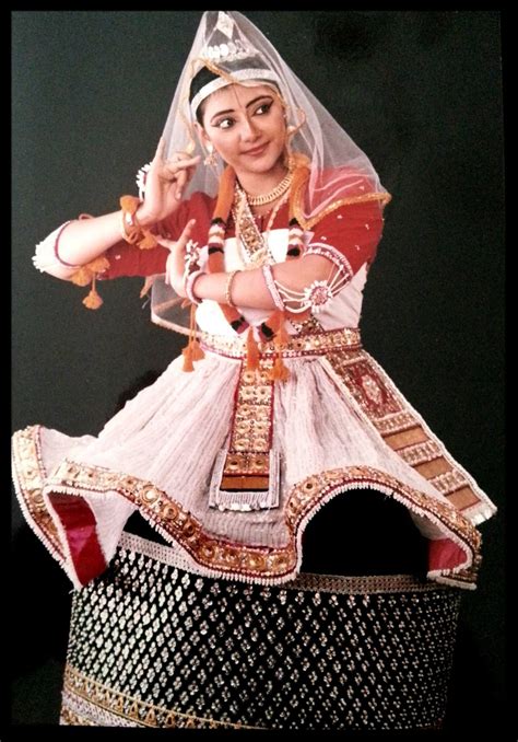 Radha- Classical Manipuri Dance Krishnakali Dasgupta | Dance of india ...