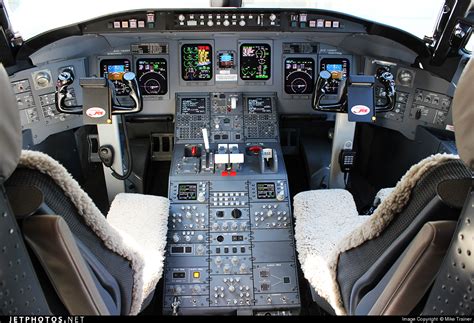 Crj 900 Cockpit