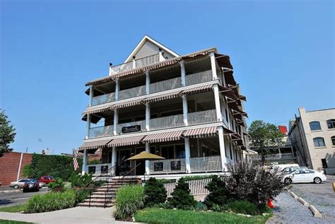 Moonstruck - 40 Photos - American (Traditional) - Asbury Park, NJ ...