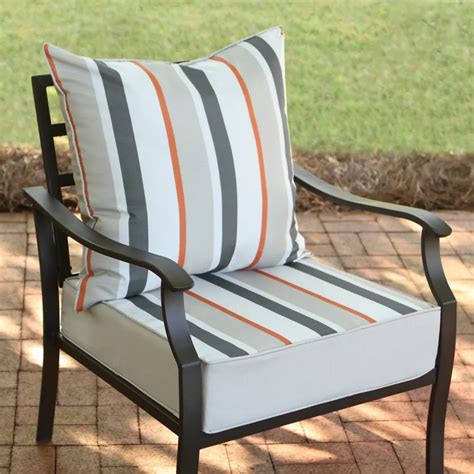 Outdoor Cushions & Pillows | The Home Depot Canada