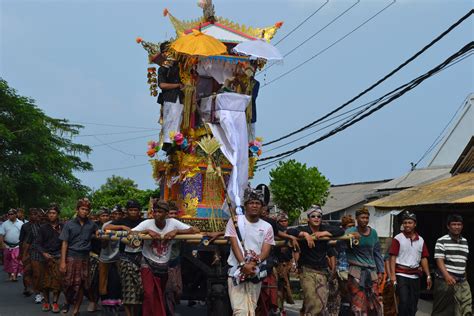 Ngaben, Balinese traditional funeral procession #Bali | Traditional, Balinese, Around the worlds