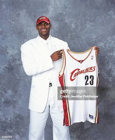 Lebron James Nba Draft Photos and Premium High Res Pictures - Getty Images