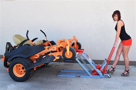 Best Lawn Mower Lift [2022] Top Commercial Lawn Mower Lifts [Reviews]