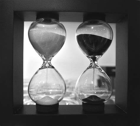 Images Gratuites : noir et blanc, temps, outil, Monochrome, noir blanc, verre de vin ...