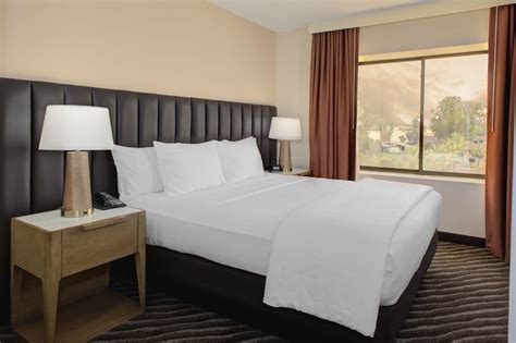 Embassy Suites Phoenix - Scottsdale Phoenix, Arizona, US - Reservations.com