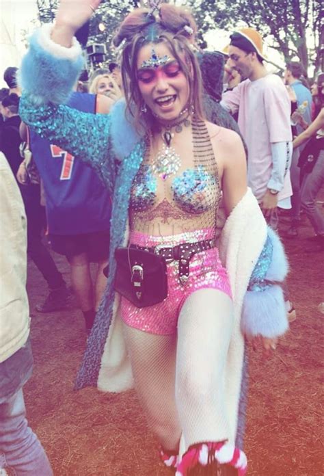 Rave Festival Outfits, Festival Hair, Rave Fits, Rave Looks, Freaky Deaky, Music Fest, Plur ...