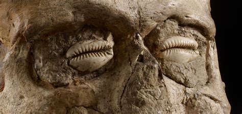 The 'Jericho Skulls' - Decoration in Burial Practices 9,000 years ago!