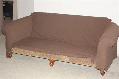 The Kieklak Corner: slipcover tutorial {how to make the couch body}