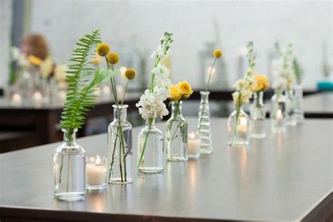 35 Lovely Bud Vase Centerpiece Decor Ideas For Your Dining Table | Bud vase centerpiece, Wedding ...
