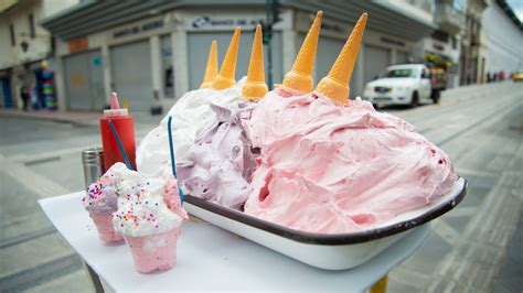 The Foamy Ecuadorian Dessert That Looks Just Like Ice Cream