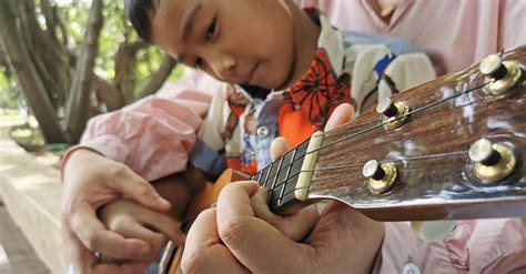 Soprano Ukulele Tuning, A How To Tutorial - Ukulele World