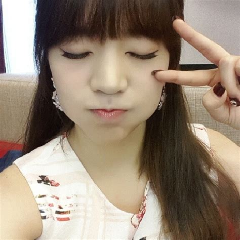 Sunny Starts Latest Instagram Account and Opens New Twitter Account