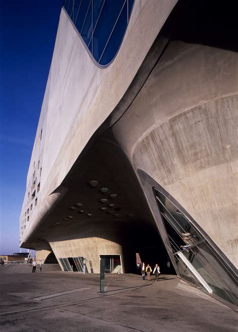 Phaeno Science Centre – Zaha Hadid Architects