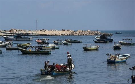 Israel restricts Gaza fishing zone after fire balloon launches | The ...