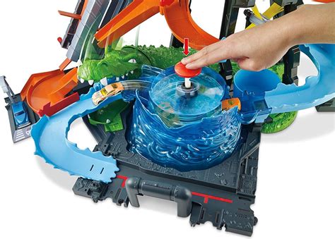 Hot Wheels Ultimate Gator Carwash Car Track Playset | eBay