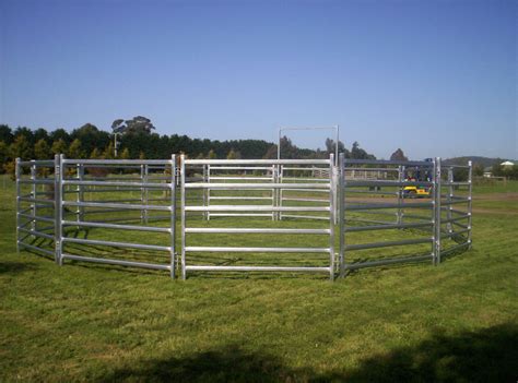 30pcs Bundle Heavy Duty Portable Corral Panels For Cattle & Gate