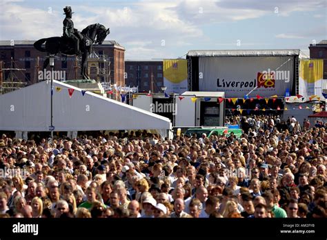 Liverpool Mathew Street Festival 2005 Stock Photo - Alamy