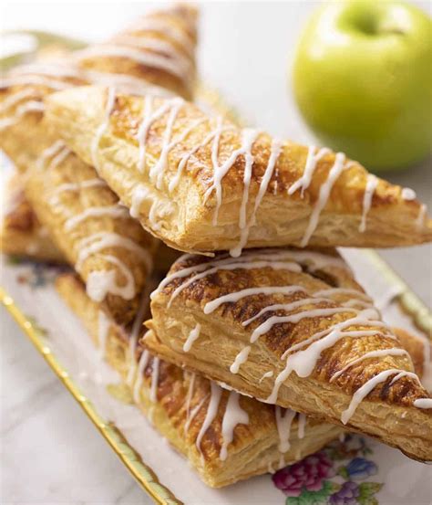 These easy apple turnovers have an simple apple cinnamon filling wrapped in flaky puff pastry ...