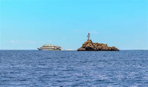 The ferry from Sorrento to Capri in the Gulf of Naples, Italy ...