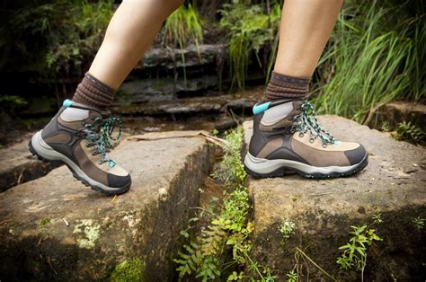 7 Sepatu Consina yang Cocok untuk Kamu yang Suka Hiking