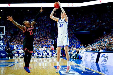 Big Z breaks free, scores 13 in debut to lead Cats past Georgia | Kentucky Sports ...