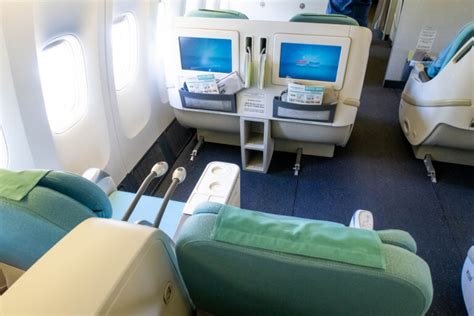 Korean Air 777-300 Business Class (Review & Photos) - KN Aviation