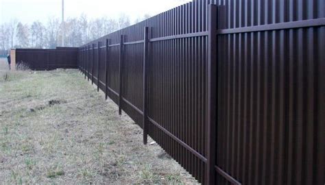 25 Corrugated Metal Fences: Uplifting Everyday Materials - InteriorSherpa