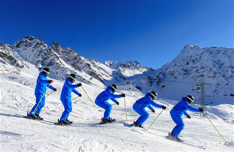 Information on skiing moguls - Altitude Futures | Ski Instructor Courses in Switzerland