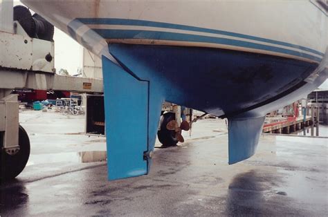 Sailboat Rudder Types – Full, Spade, Skeg, Outboard - Waves « Jordan Yacht Brokerage