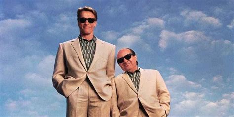 'Twins' Arnold Schwarzenegger And Danny DeVito Reunite In Magic ...