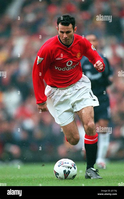 RYAN GIGGS MANCHESTER UNITED FC 28 January 2001 Stock Photo - Alamy