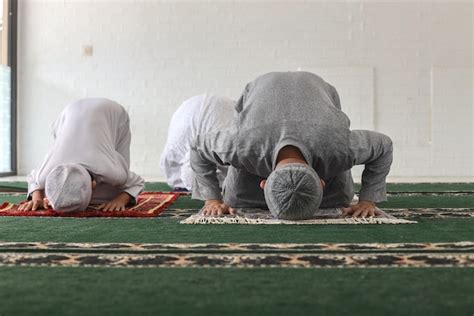 Premium Photo | Asian muslim family praying salah jamaah together at ...