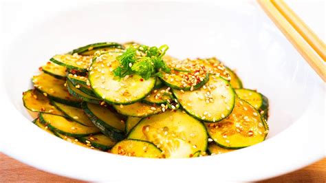 CiCiLi.tv - Korean Spicy Cucumber Kimchi Salad (Oi Muchim)