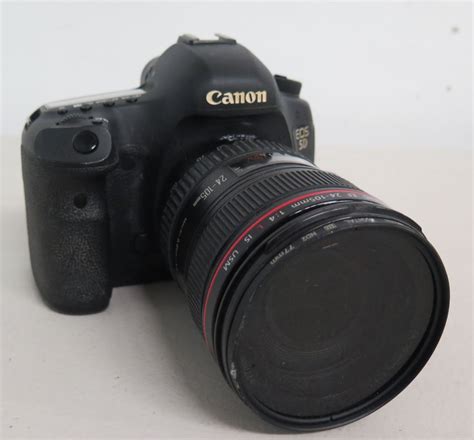 Canon EOS 5D Mark IV Camera w/ EF 24-105mm Zoom Lens - Oahu Auctions